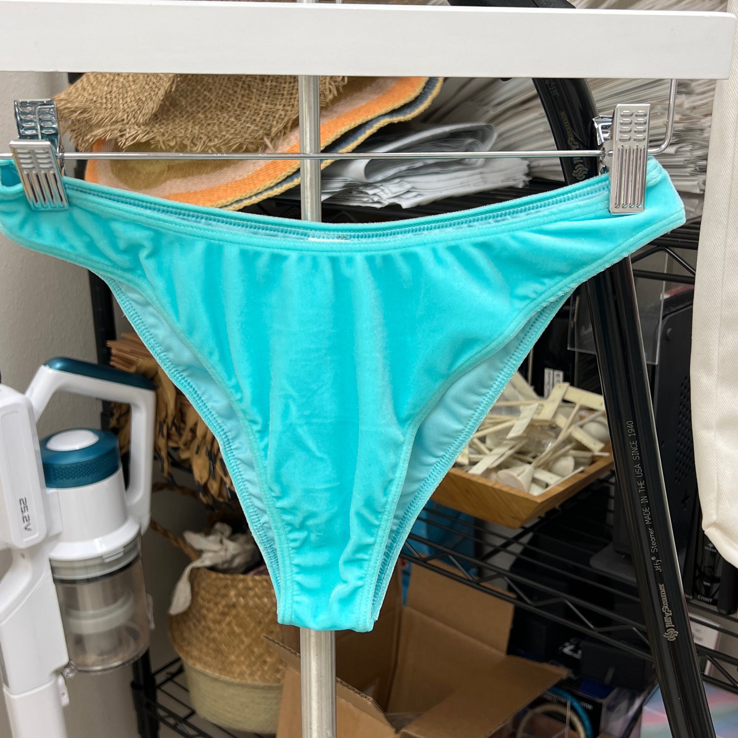Kenny Flowers Aqua Velvet bottom