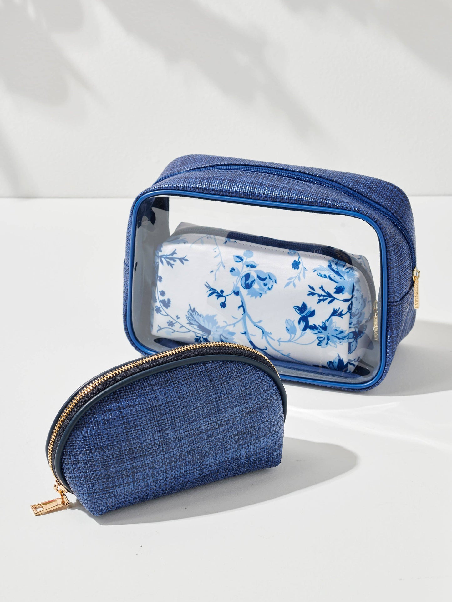 Blue set of 2 cosmetic cases