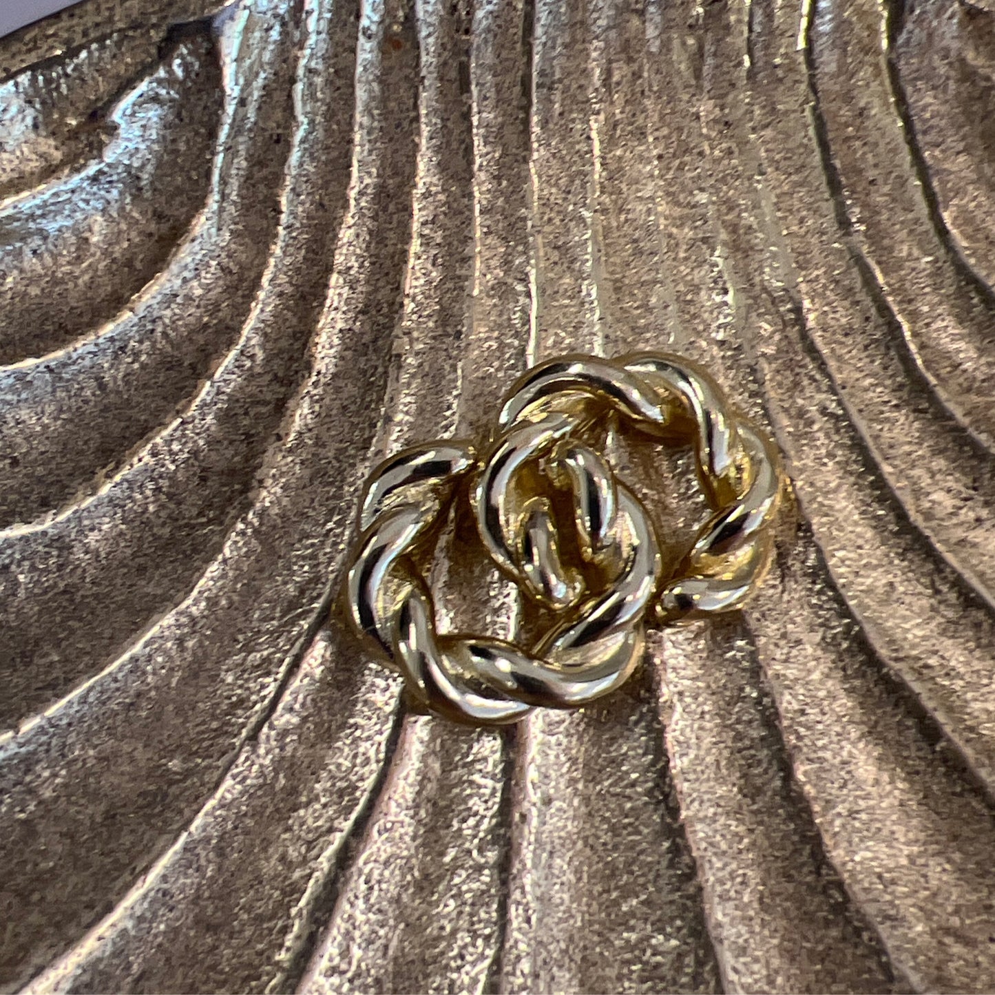 SF TWISTED EAR CUFF
