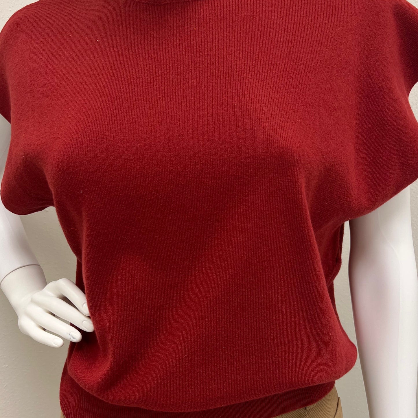 Eesome Delia Merlot top