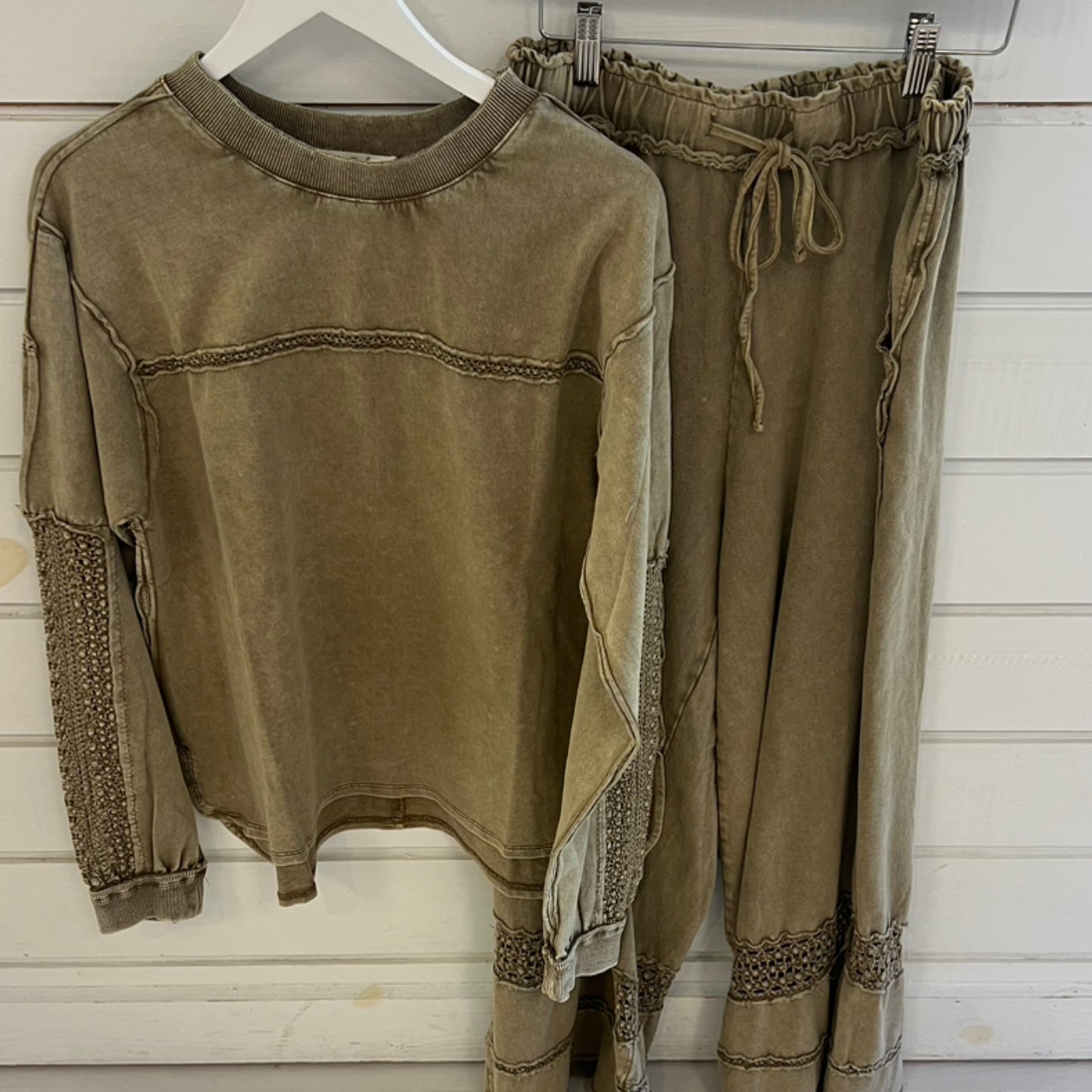 Easel Rochelle Top