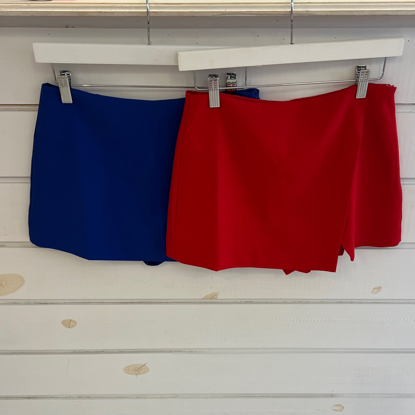 Glam sideline skort red