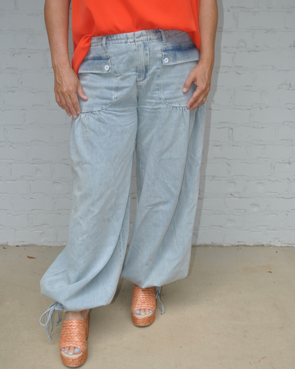 Cinched ankle pleated denim
