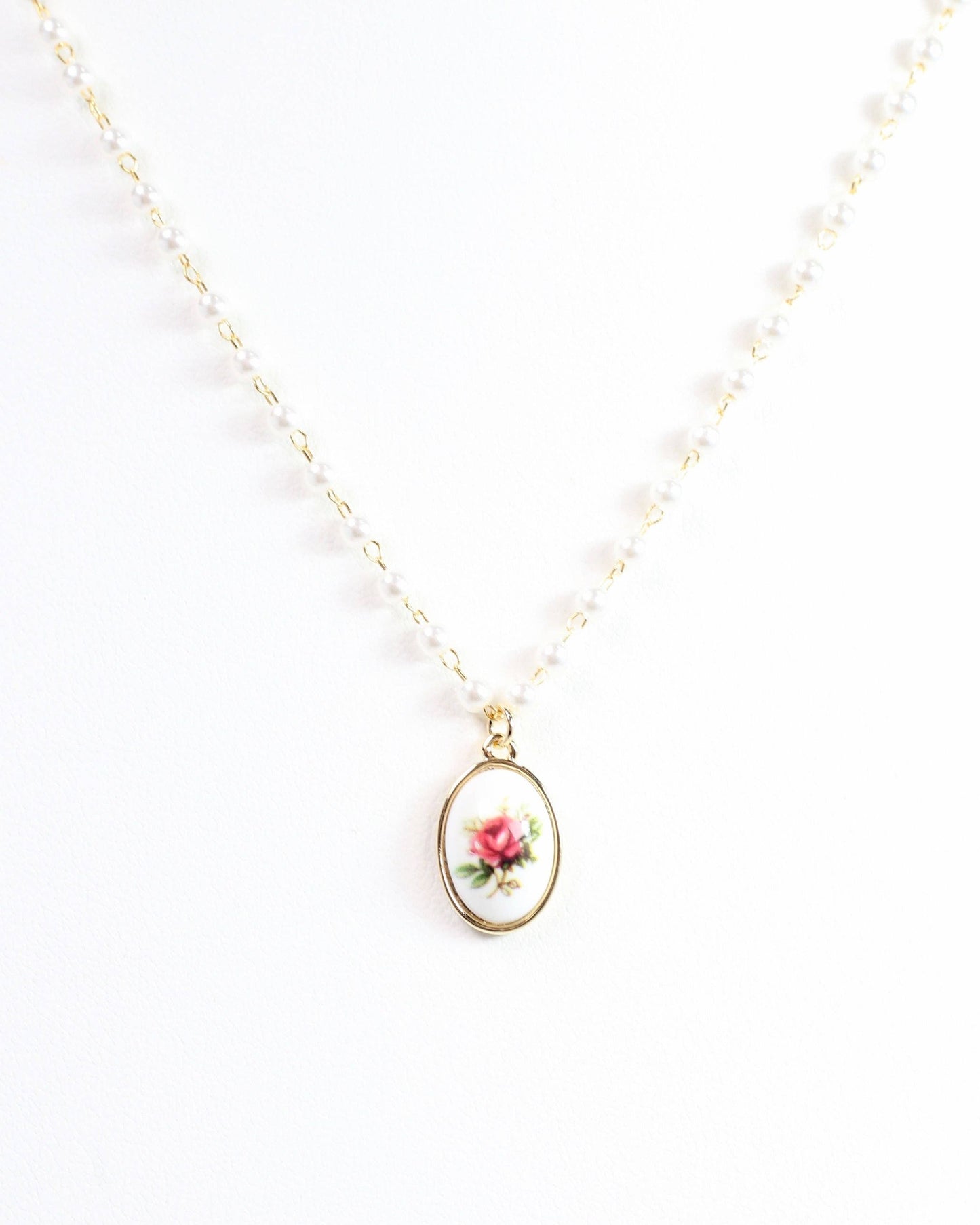 Rikimmy Rose Pendant Necklace Gold