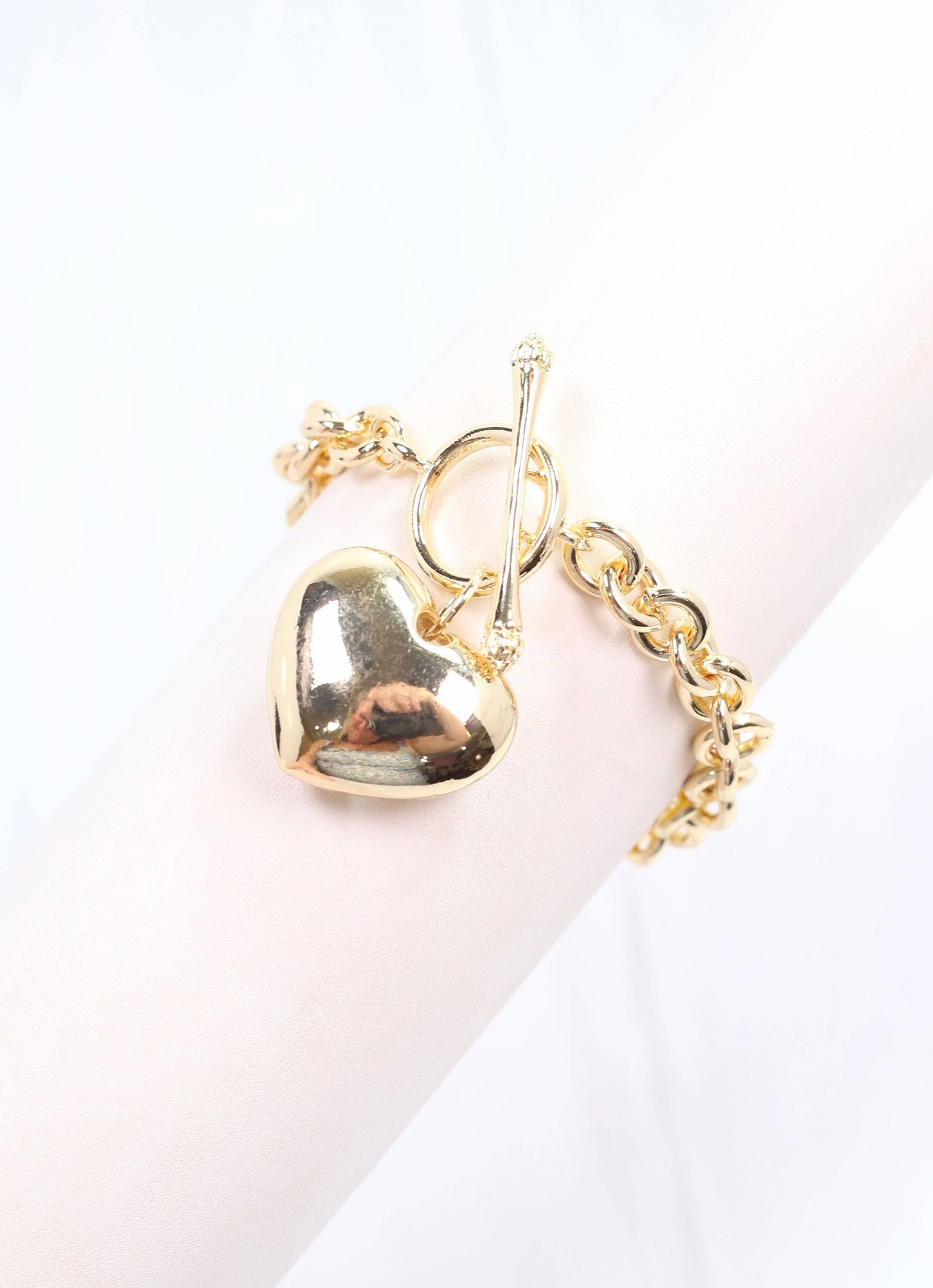 Caroline Hill Huston Heart Bracelet Gold