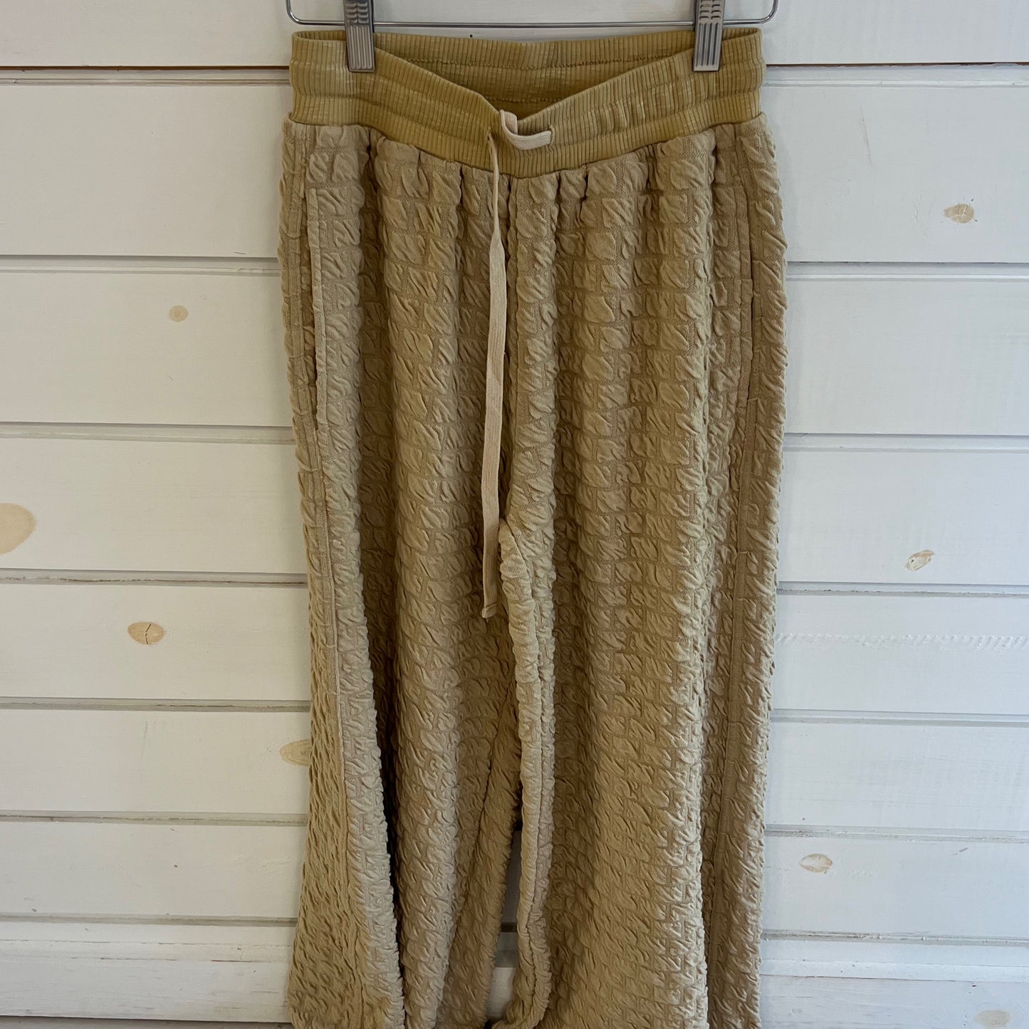 Easel Carmin puff textured pants