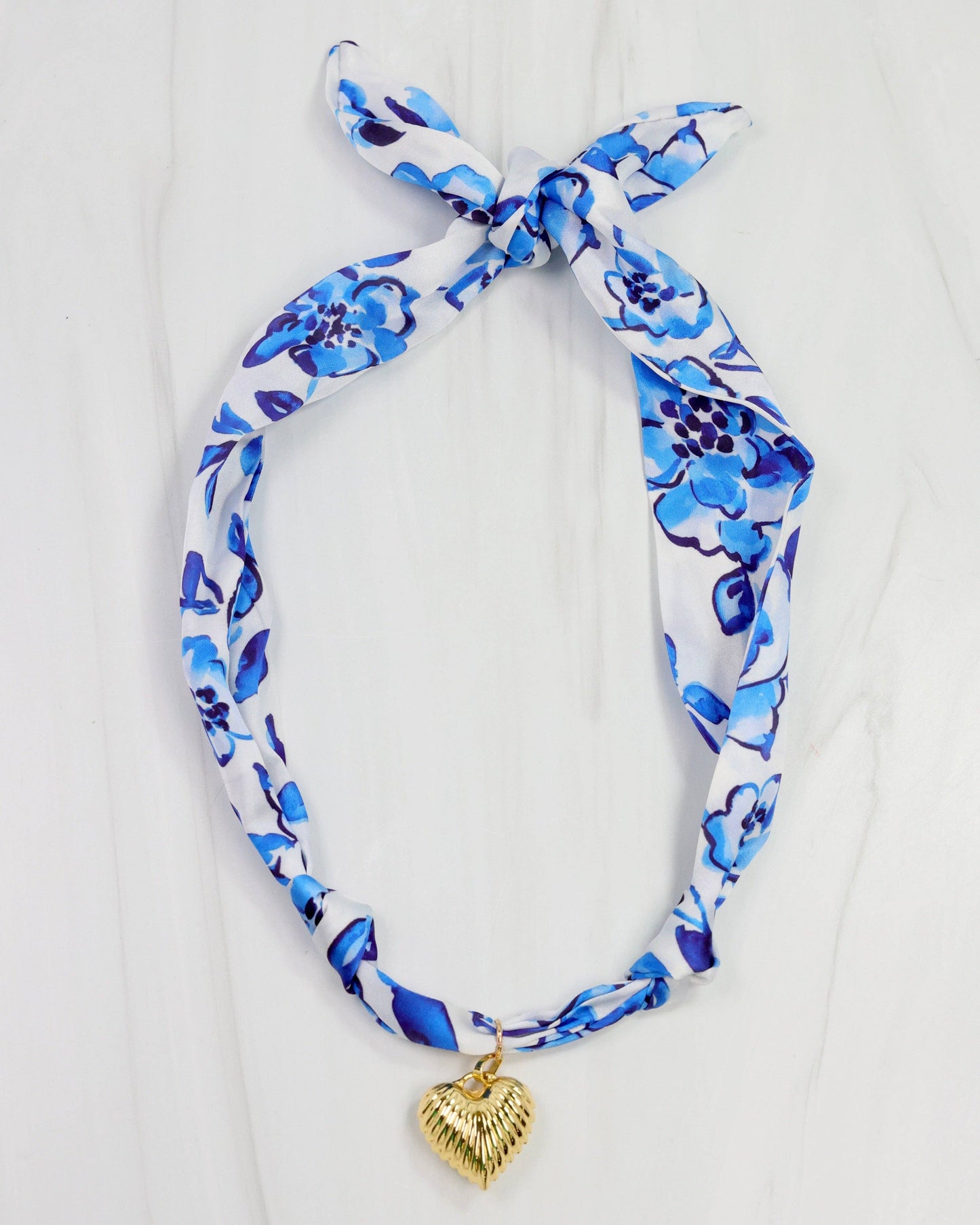 Serafina Scarf Charm Necklace Bl Wht Floral
