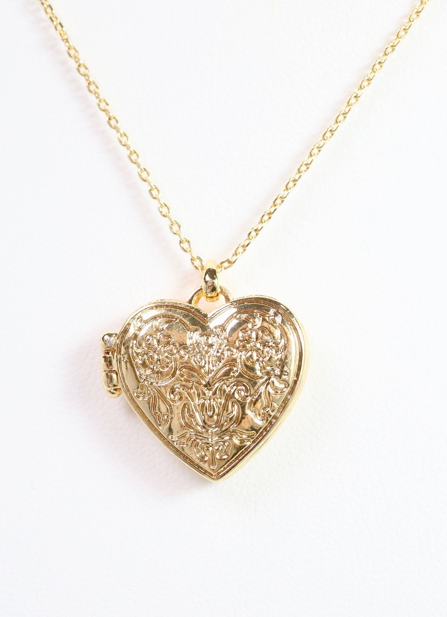 Caroline Hill Baron Heart Locket Necklace Gold