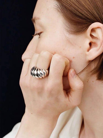 Nalani 18K Gold Contemporary Croissant Ring