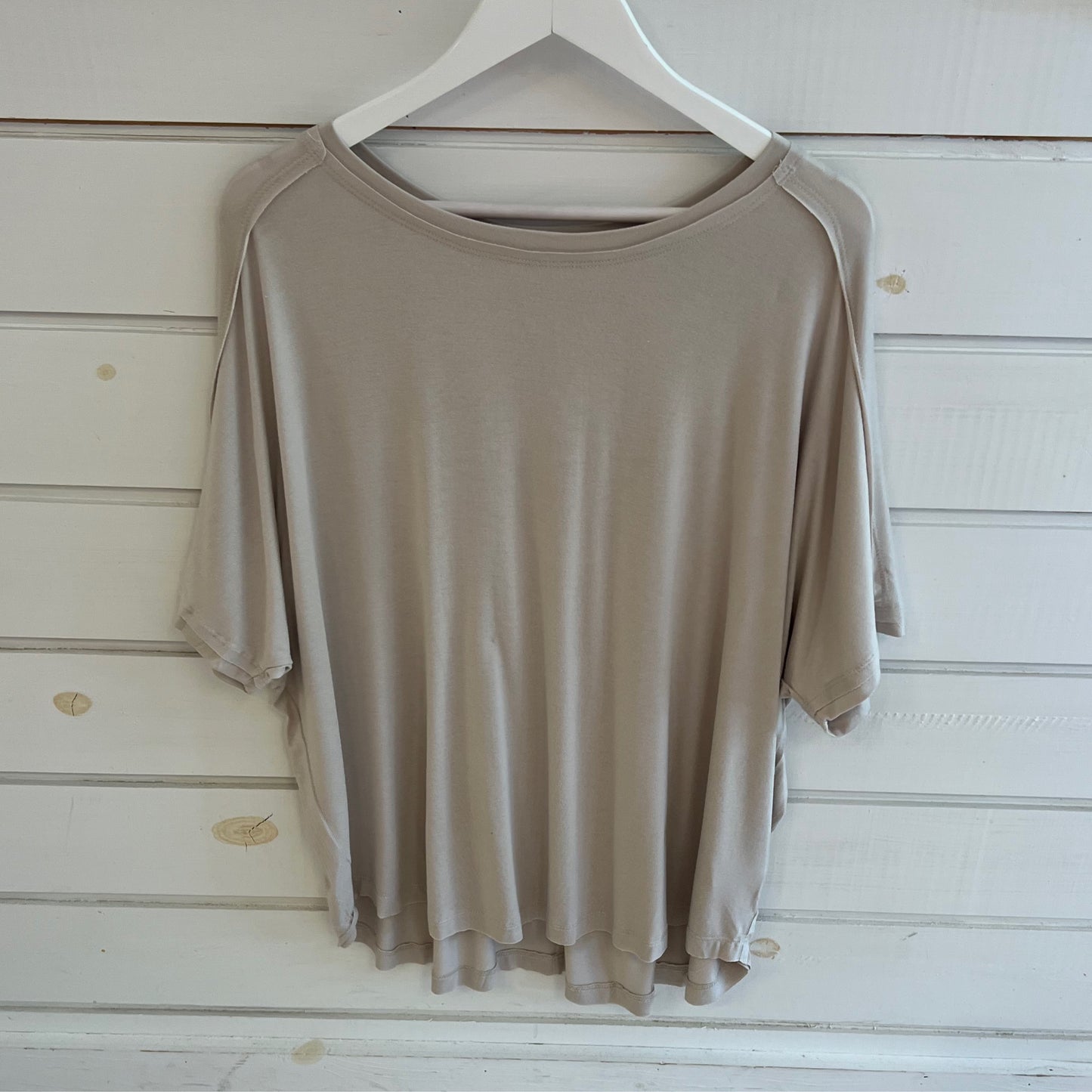 Easel Easy Tee