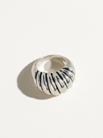 Nalani 18K Gold Contemporary Croissant Ring
