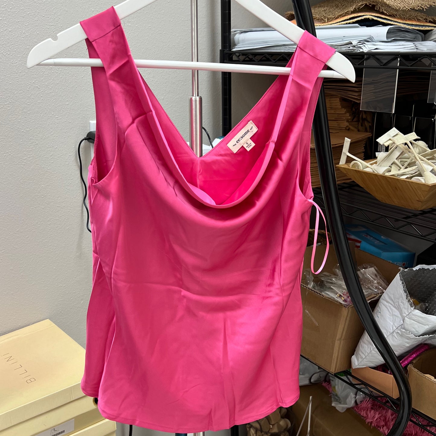 Eesome pink tank