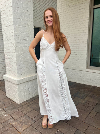 Lace Insert Linen Maxi Dress – Resort Romantic Spring Look