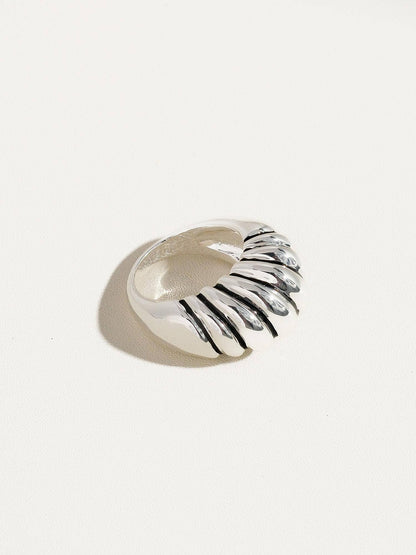 Nalani 18K Gold Contemporary Croissant Ring