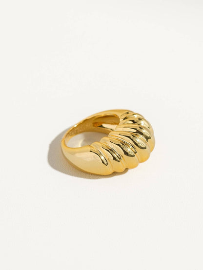 Nalani 18K Gold Contemporary Croissant Ring