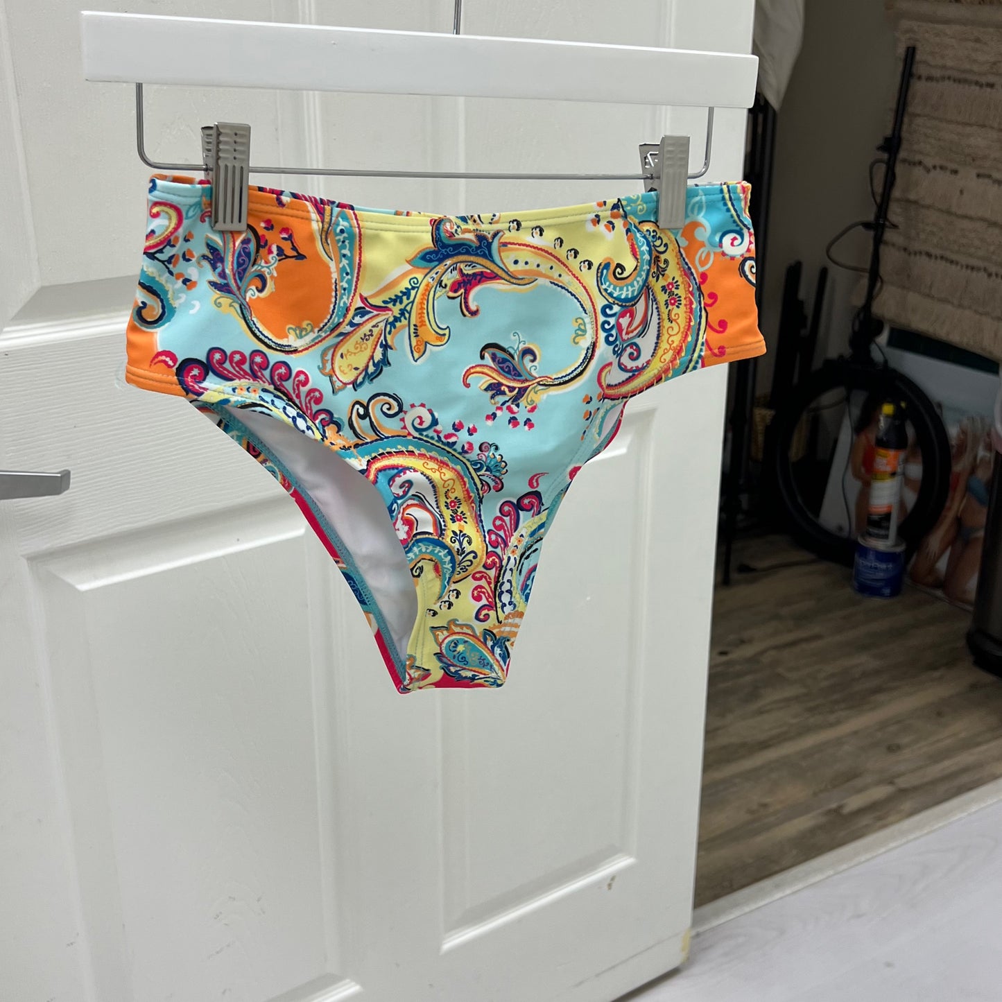 Jess Lea sunburst bottom