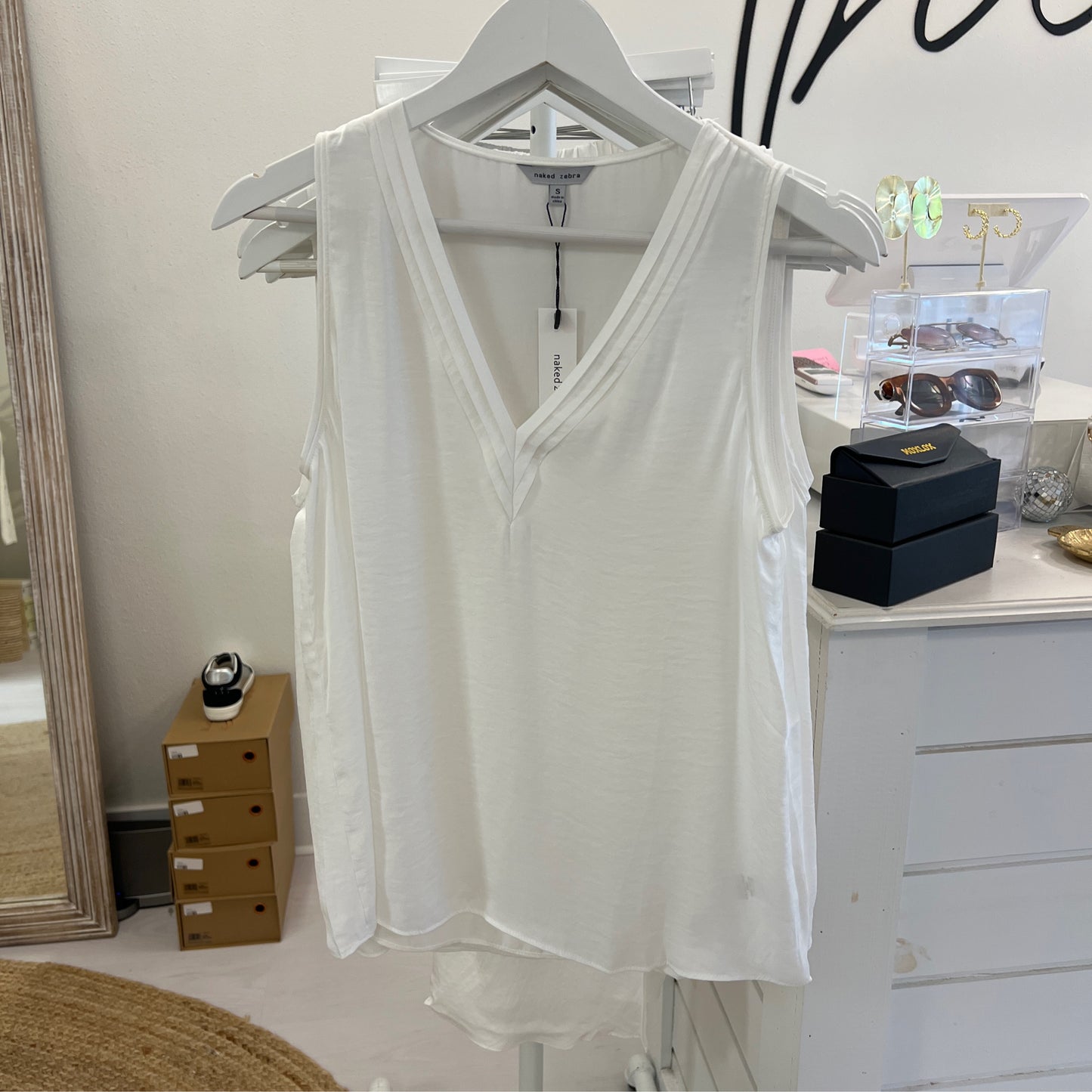 NZ vneck sleeveless