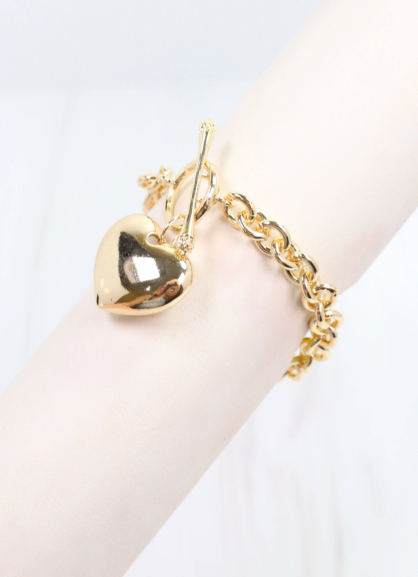 Caroline Hill Huston Heart Bracelet Gold
